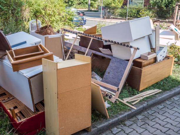 Best Basement Cleanout Services  in De Kal, TX